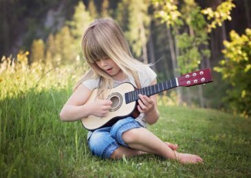 How to Easily Introduce Your Children to Singing