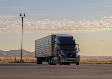 7 Essential Tips to Advance Your Career as a Truck Driver